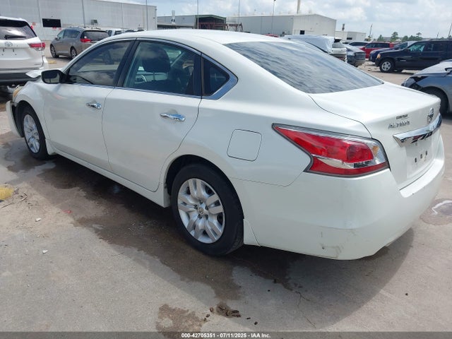 1N4AL3AP0FC483978 Nissan 2015