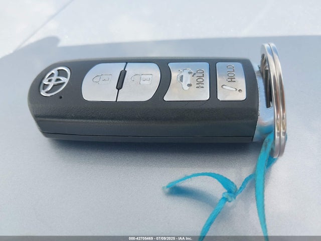 3MYDLBYV6HY165493 Toyota p5v