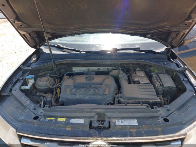 Volkswagen 2018 2018 3VV3B7AX3JM118975 Image 10