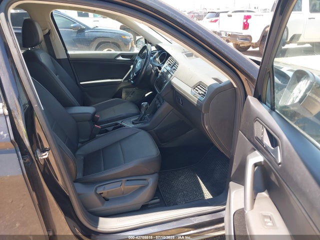 Volkswagen 2018 2018 3VV3B7AX3JM118975 Image 5
