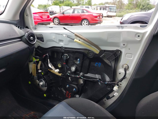 3MYDLBJV8LY706708 Toyota p5v