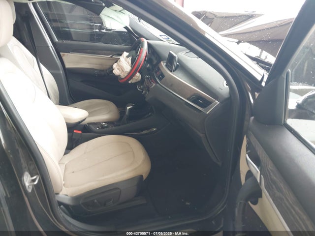 WBXHT3C30GP884771 BMW X1