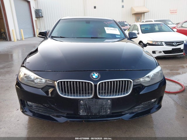 WBA3C3G58ENR25043 BMW 320i