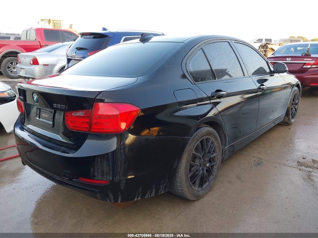 WBA3C3G58ENR25043 BMW 320i