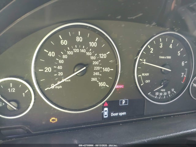 WBA3C3G58ENR25043 BMW 320i