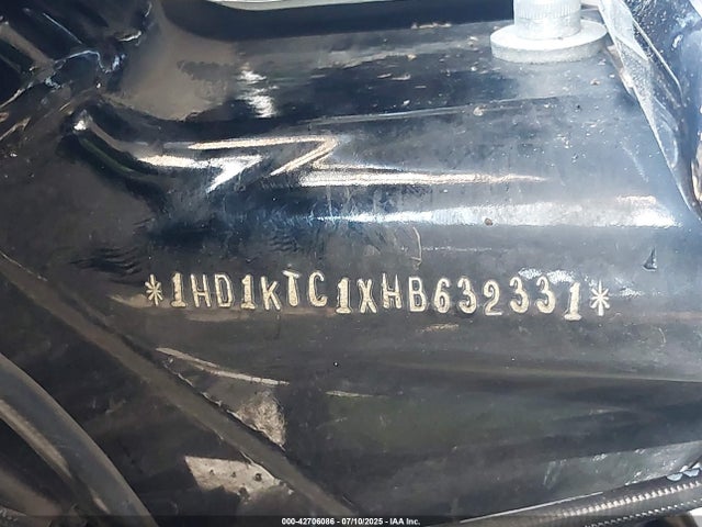 1HD1KTC1XHB632331 Harley-Davidson 2017