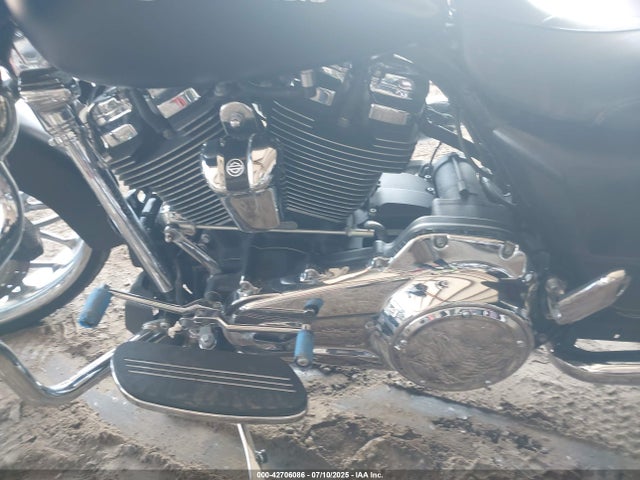 1HD1KTC1XHB632331 Harley-Davidson 2017