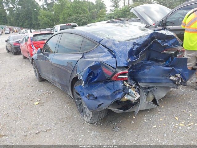 2022 TESLA MODEL 3 5YJ3E1EBXNF163570 Photo 2