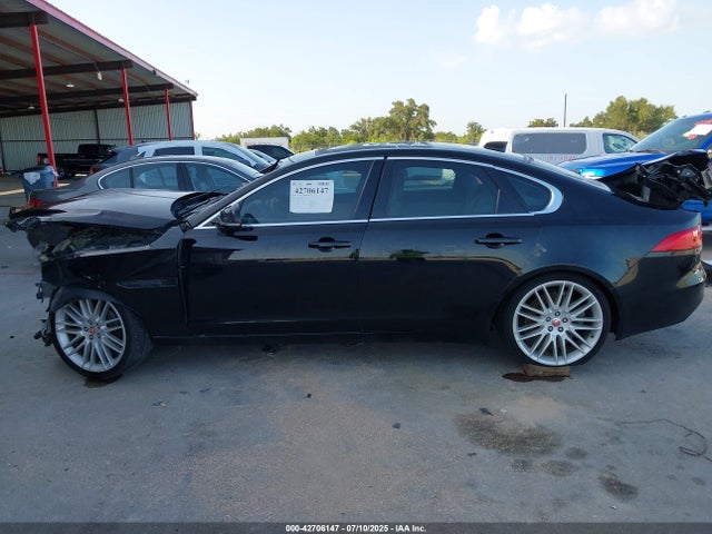 Jaguar aj20p 2018 SAJBE4FX6JCY56071 Image 14