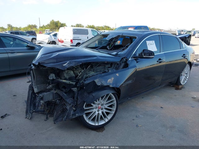 Jaguar aj20p 2018 SAJBE4FX6JCY56071 Image 2