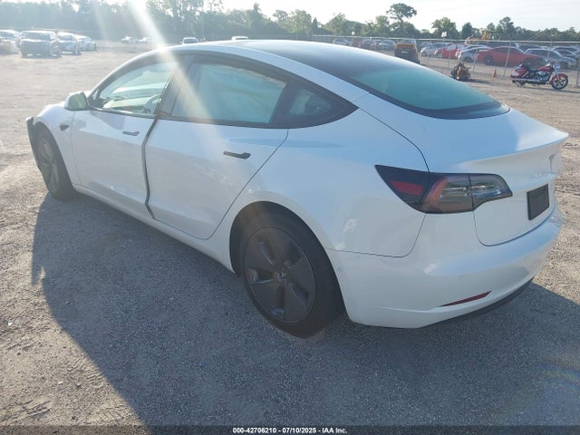 2021 TESLA MODEL 3 5YJ3E1EB4MF055329 Photo 2