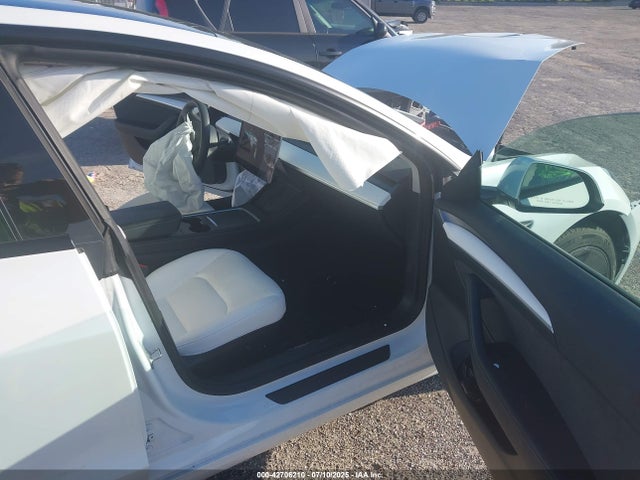 2021 TESLA MODEL 3 5YJ3E1EB4MF055329 Photo 4