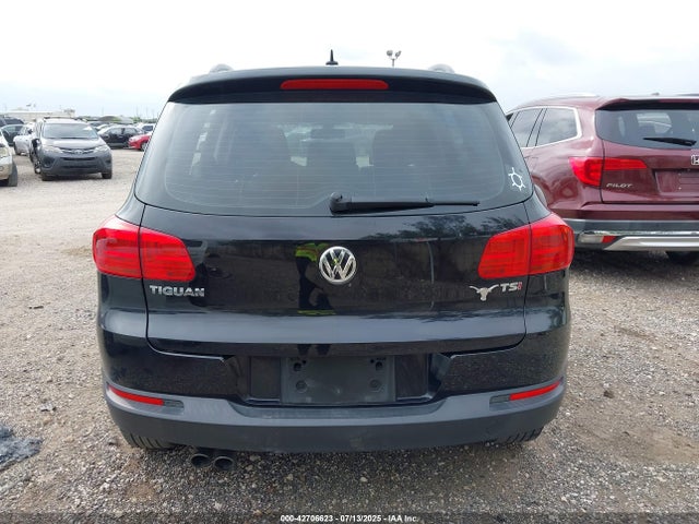 WVGAV7AX7GW528096 Volkswagen 2016