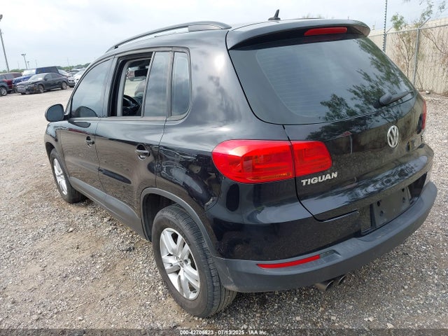WVGAV7AX7GW528096 Volkswagen 2016