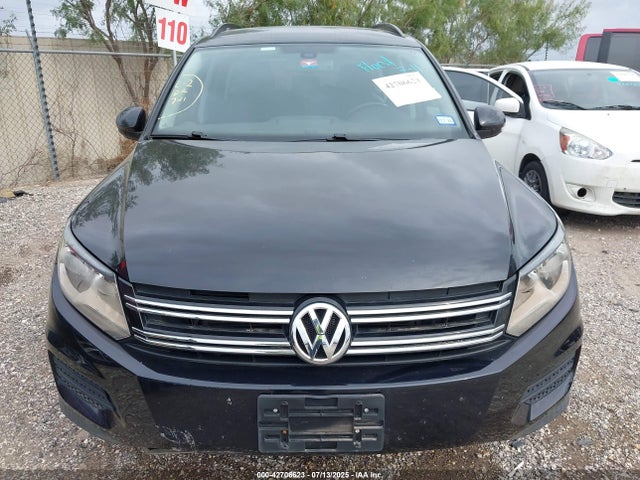 WVGAV7AX7GW528096 Volkswagen 2016