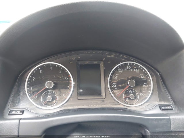WVGAV7AX7GW528096 Volkswagen 2016