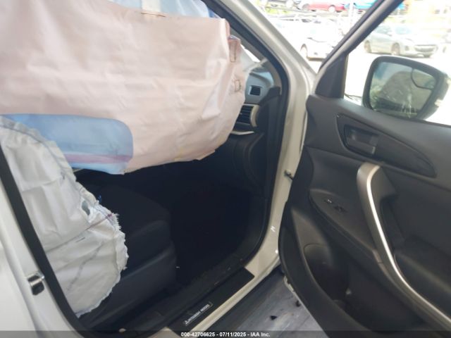 2018 MITSUBISHI ECLIPSE CROSS JA4AT4AA3JZ045208 Photo 4