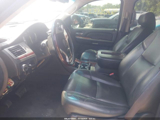 2011 CADILLAC ESCALADE ESV 1GYS4HEF9BR151601 Photo 4