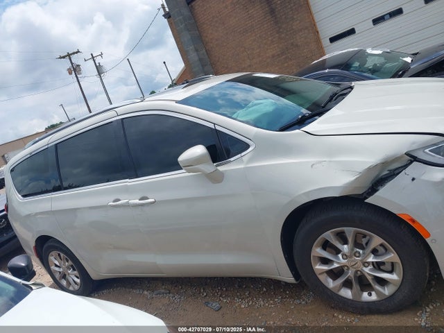 2C4RC3BG0MR590724 Chrysler Pacifica