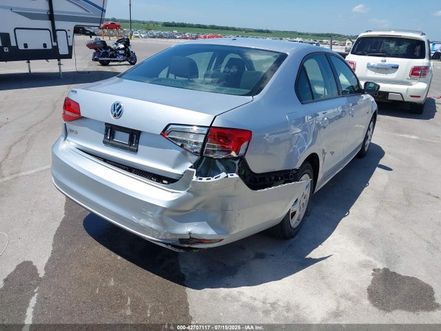 3VW2K7AJ1FM293588 Volkswagen 2015
