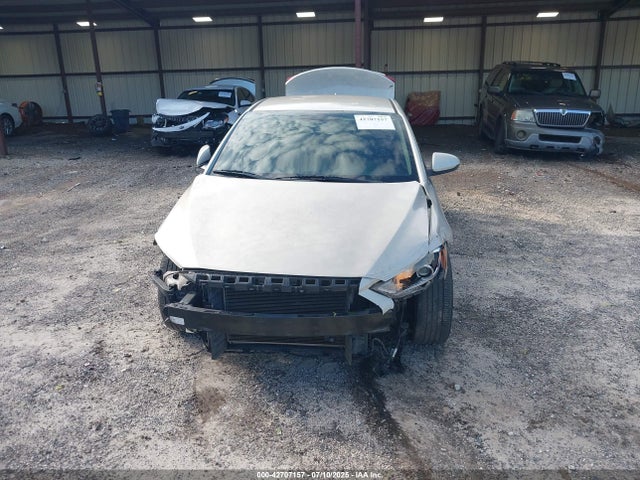 Hyundai 2017 2017 5NPD84LF5HH025671 Image 12