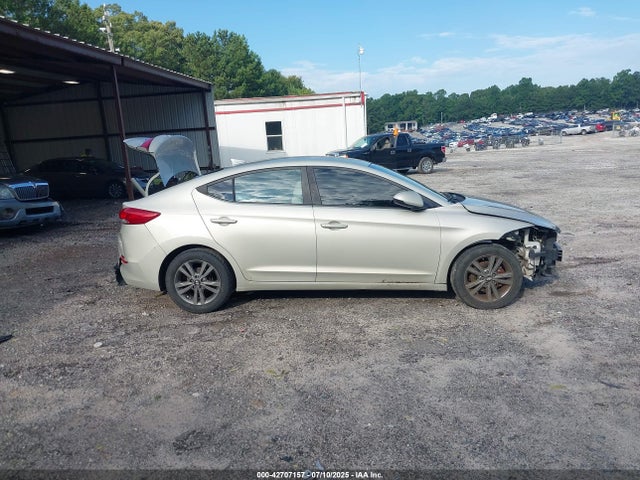 Hyundai 2017 2017 5NPD84LF5HH025671 Image 13