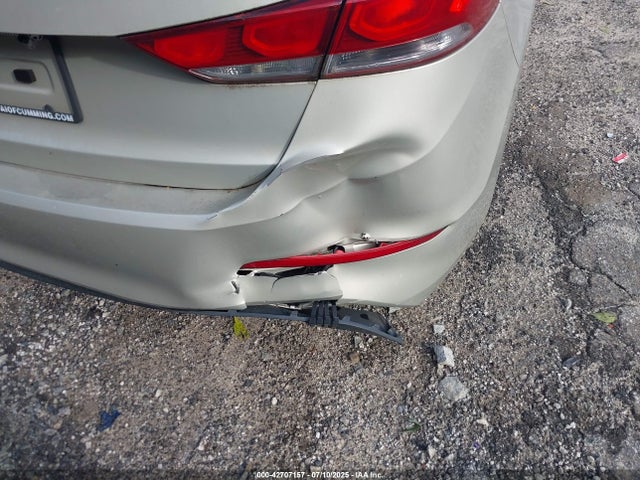 Hyundai 2017 2017 5NPD84LF5HH025671 Image 6