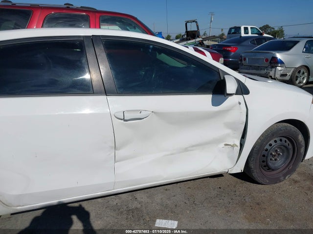 Toyota 2zr-fe 2015 2T1BURHE1FC444214 Image 6