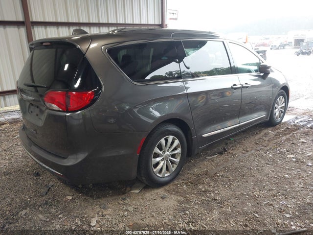 2C4RC1EG6JR291864 Chrysler 2018