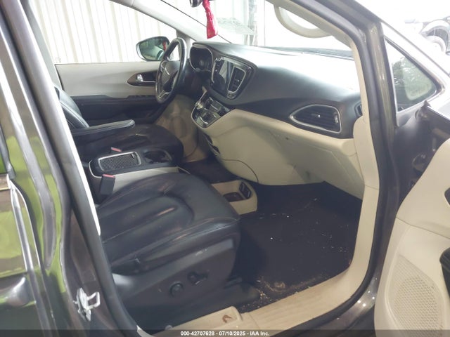 2C4RC1EG6JR291864 Chrysler 2018
