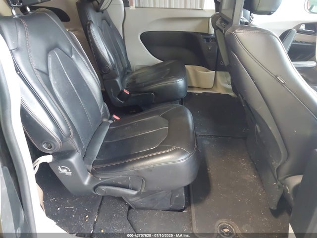 2C4RC1EG6JR291864 Chrysler 2018