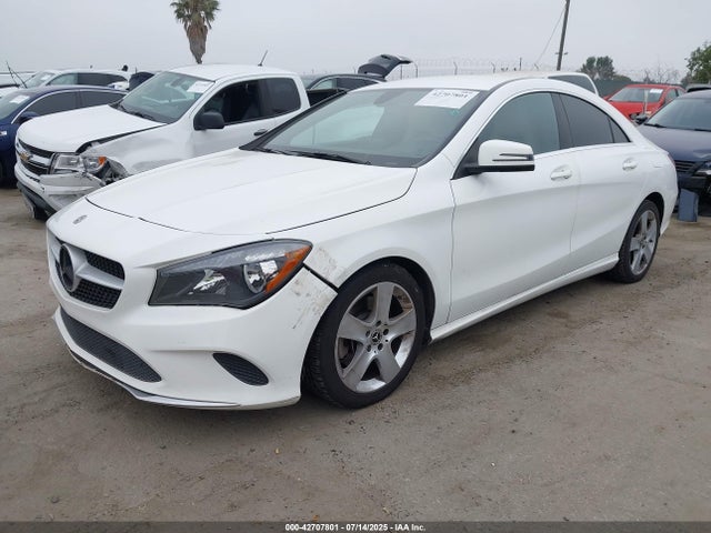Mercedes-Benz m270 2019 WDDSJ4EB1KN758318 Image 2