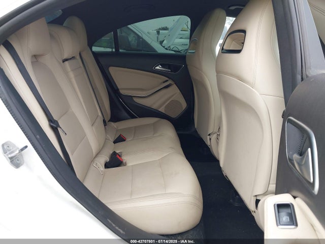 Mercedes-Benz m270 2019 WDDSJ4EB1KN758318 Image 8
