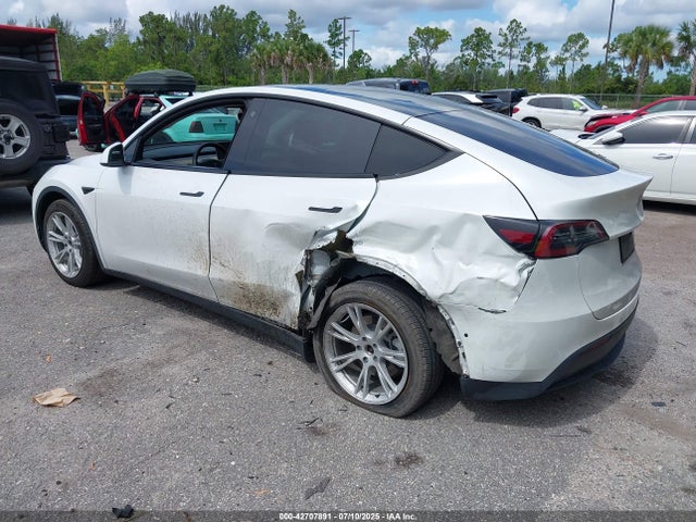 2022 TESLA MODEL Y 7SAYGAEE9NF429450 Photo 2