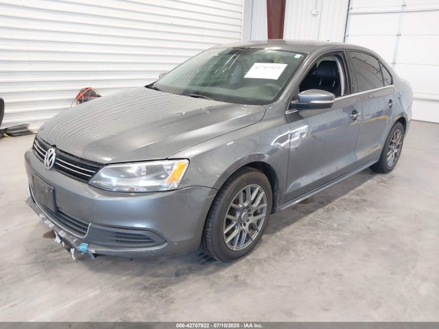 Volkswagen 2014 2014 3VWLL7AJ9EM374323 Image 2