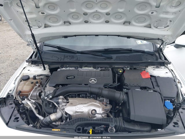 WDD3G4FB0KW022398 Mercedes-Benz m260