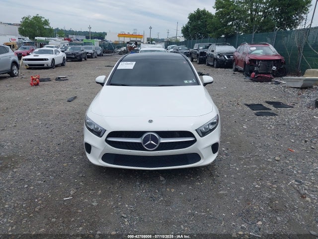 WDD3G4FB0KW022398 Mercedes-Benz m260