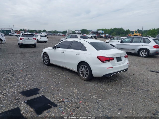 WDD3G4FB0KW022398 Mercedes-Benz m260