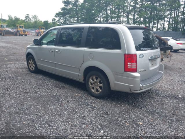 2009 CHRYSLER TOWN & COUNTRY 2A8HR541X9R633853 Photo 2
