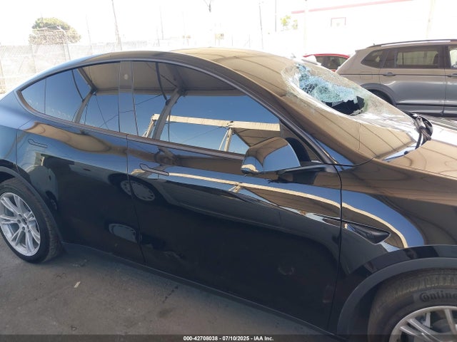 7SAYGDEE8NF403438 Tesla 2022