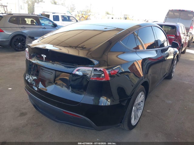 7SAYGDEE8NF403438 Tesla 2022