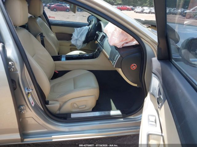 2013 JAGUAR XF SAJWA0ES8DPS75616 Photo 4