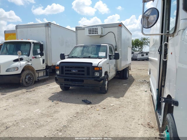 Ford FORD 2014 1FDWE4FL3EDA17844 Image 2