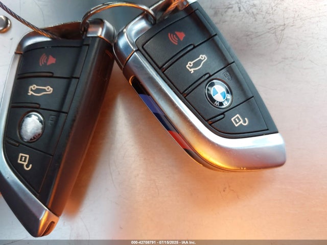 5YMKT6C50F0C89202 BMW 2015