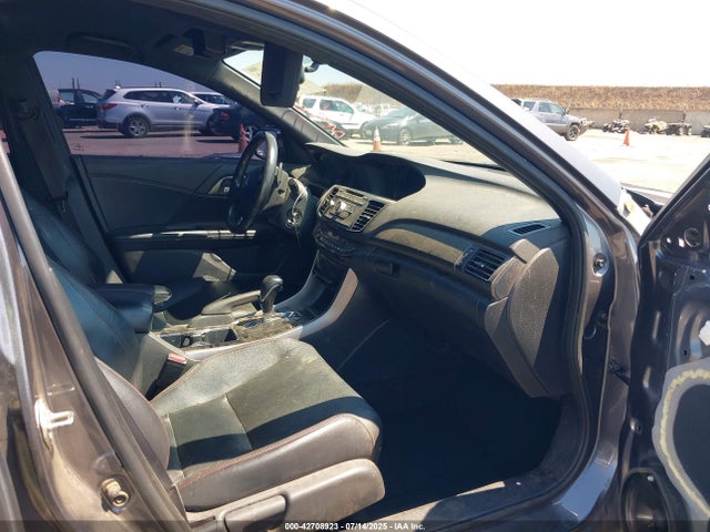 1HGCR2F14HA213992 Honda k24w1