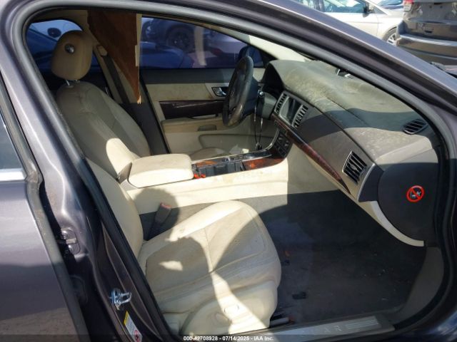 2010 JAGUAR XF SAJWA0GB0ALR62153 Photo 4