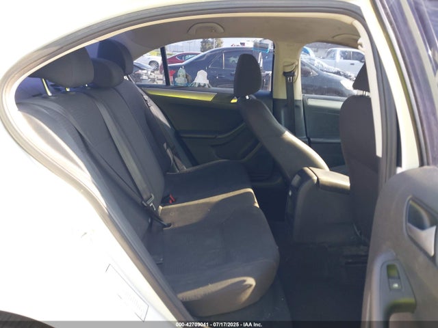 3VWD17AJ5FM258354 Volkswagen 2015