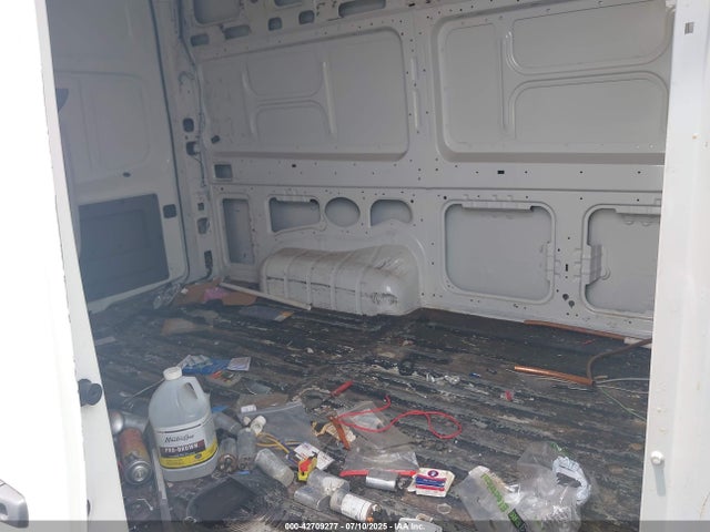 1N6BF0LY5HN812091 Nissan 2017