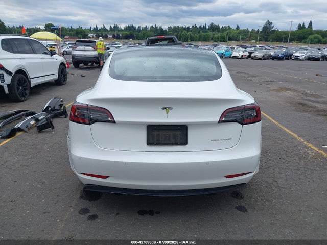5YJ3E1EB8KF451860 Tesla MODEL 3