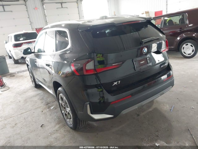 BMW X1 2023 WBX73EF01P5W50613 Image 3